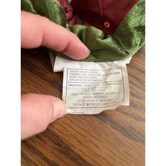 50”x60” green burgundy gold Christmas inspired throw - Picture 7 of 7